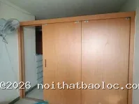 Vách ngăn phòng gỗ công nghiệp có cửa lùa