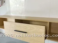 Vách ngăn lam sóng gỗ kết hợp kệ treo phòng khách - Ảnh 5