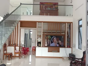 Vách ngăn phòng khách và bếp