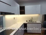 Tủ bếp gỗ cánh Acrylic trắng sáng bóng đẹp - Ảnh 3