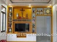 Tủ kệ tivi kết hợp bàn thờ chúa & vách ngăn phòng khách hiện đại